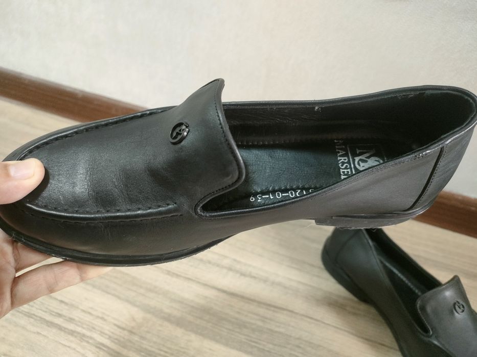 Кожаные лоферы 39р.
