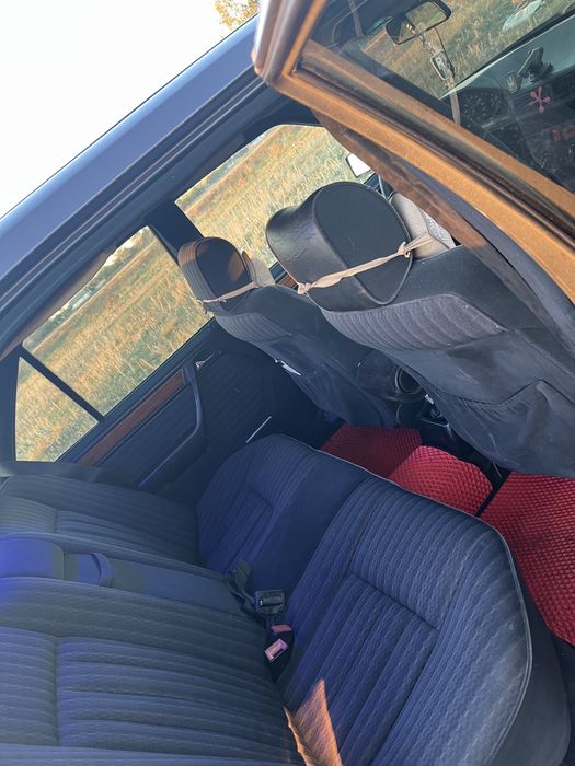 Mercedes-Benz W124