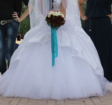 Продам свадебное платье б/у но в отличном состоянии