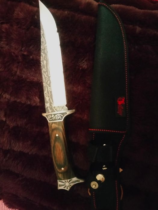 Масивен американски ловен нож