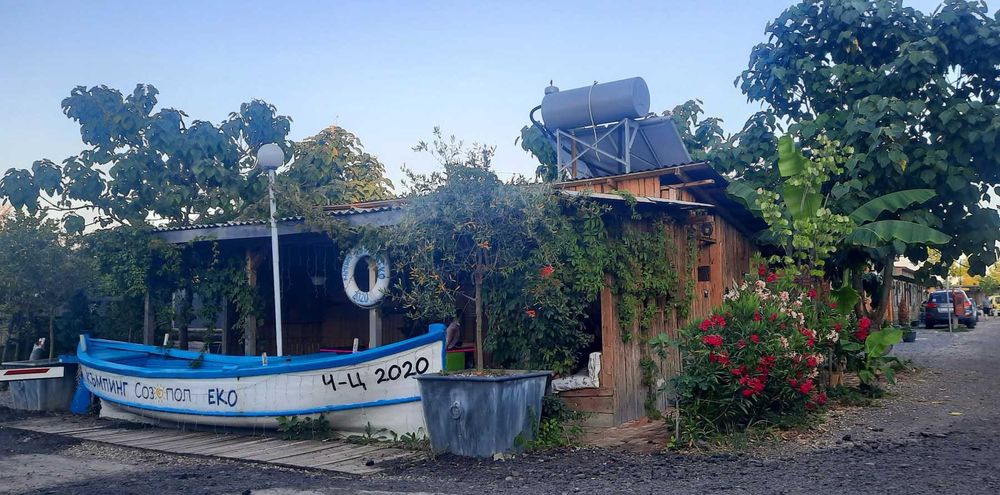 Каравана с бунгало за 6 човека - Къмпинг Созопол Еко