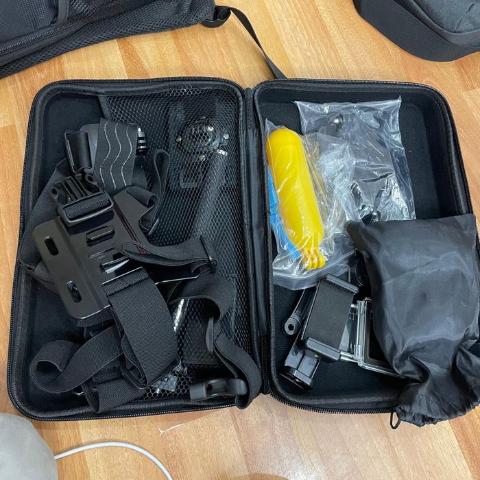 GoPro HERO 4 Silver + accesorii multe