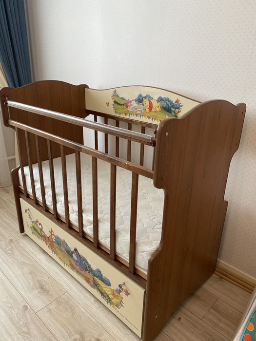 Детский кровать деревянное