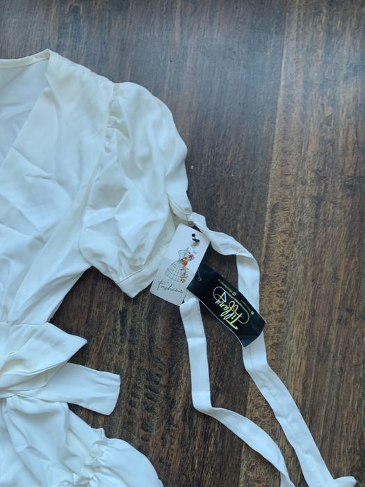 Rochita de vara superba alba noua