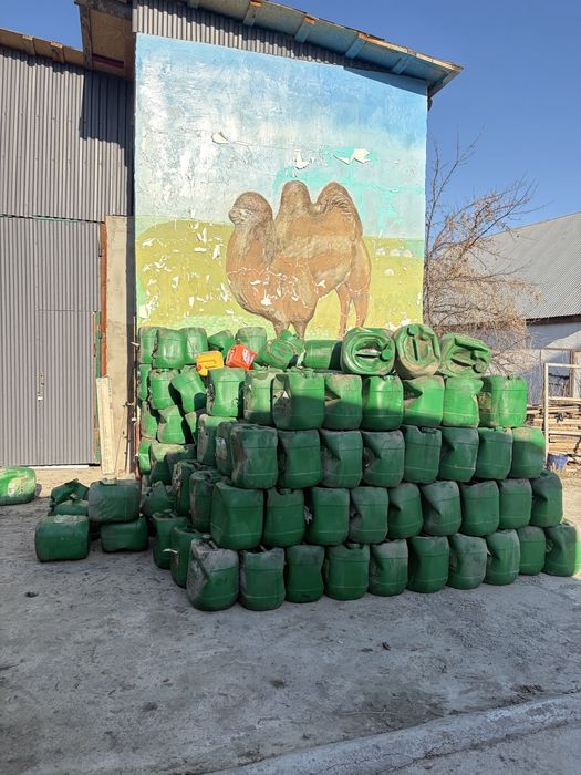 Продам канистры 30л бу