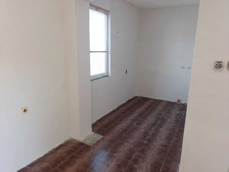 Продава се Четиристаен апартамент в Поморие - 95 кв.м за 1574 €/кв.м - Снимка #4