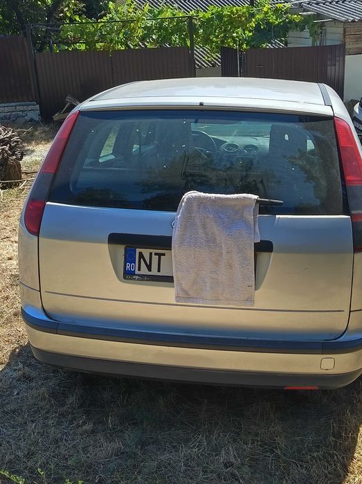 vand sau schimb ford focus mk 2 break 1.6 benzina 2004
