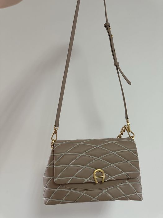 Чанта Aigner Tasche Maggie Topstitch Warm Taup