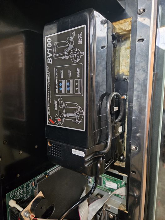 Vand tonomat vending sucuri dulciuri