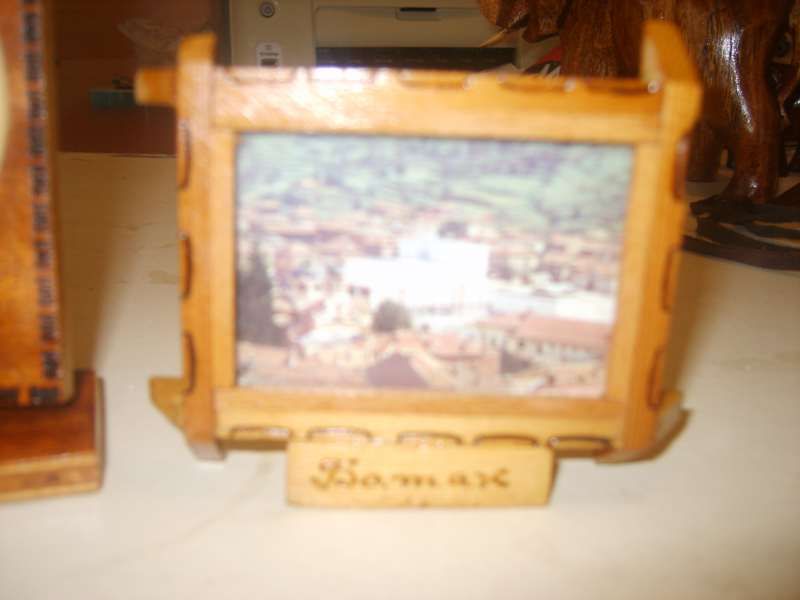 Мини дървени чинийки и изгледи в дървени рамки