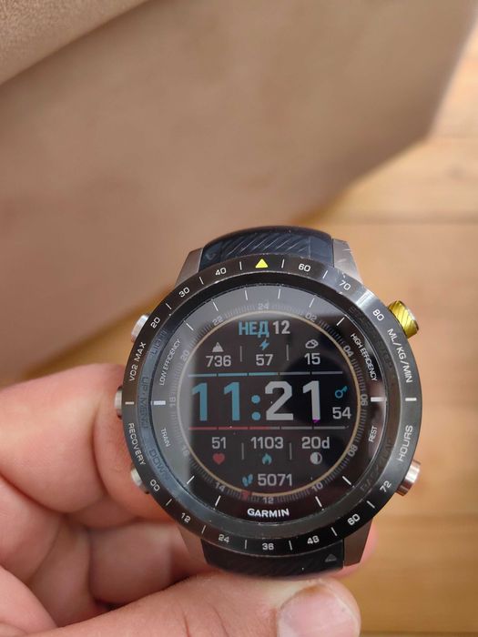 Продавам GARMIN Marq athlete