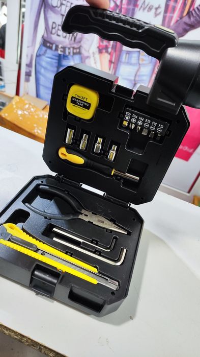 Фонарик фонарь с инструментами