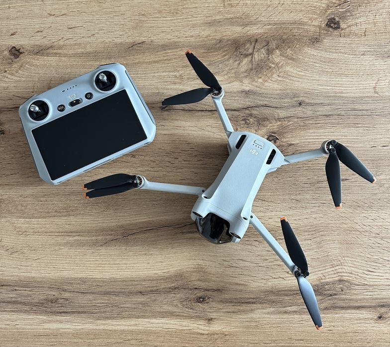Drona DJI Mini 3 Pro Fly More Kit