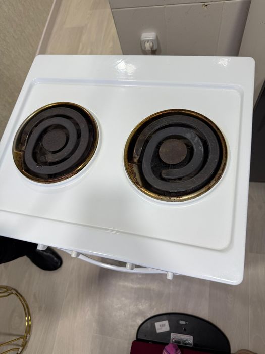 Продам электрическую плиту.