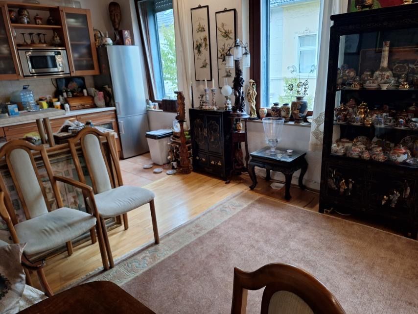 СПЕШНО Сграда Германия Крефелд 5 апартамнета 350 кв само за 360000 евр