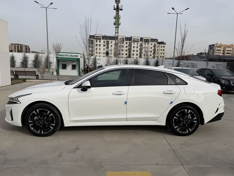 Kia k5 komfort plus 2022 yil kraska toza benzin!