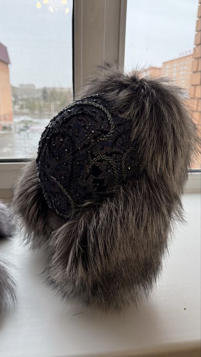 Шапка чернобурка,  муфта, варежки