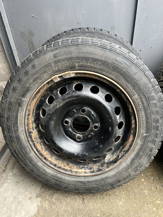 Продаваме 4 зимни гуми с джанти на изгодна цена