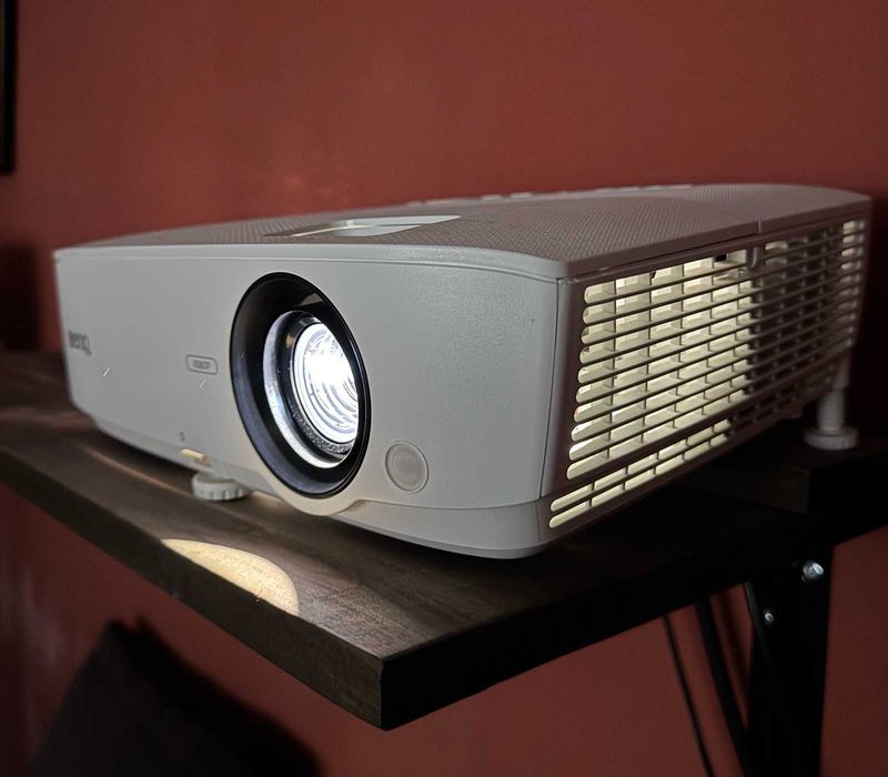 Продавам: Проектор BENQ TH535 Full HD, 3500 лумена, 2x HDMI, 15.000:1