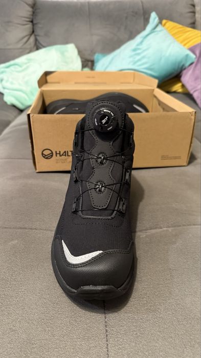 Incaltaminte impermeabila de drumetie Halti