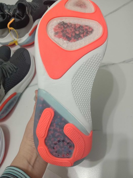 Мужские кроссовки