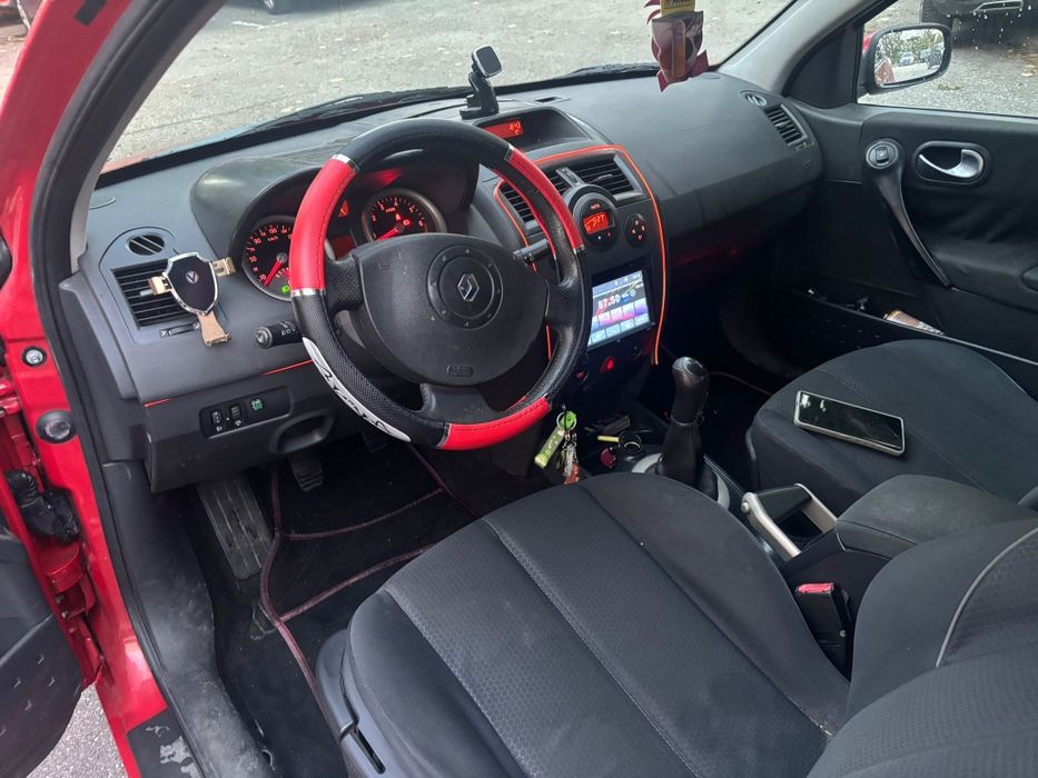 Renault Megane II Hatchback – 1.6 16V 112CP • 190.000 km