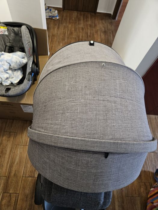 Carucior Stokke V5 gri melange - OFER SI HAINUTE IMPECABILE NOU NASCUT