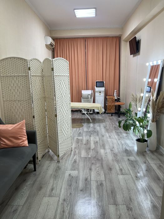 Сдам частично в аренду кабинет