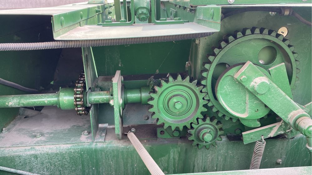 пресс подборщик тюковый