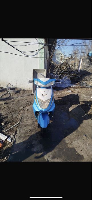 Скутер 150куб продаю иле обмен