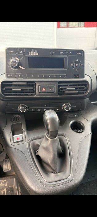 PEUGEOT Partner 0 — imagine 5