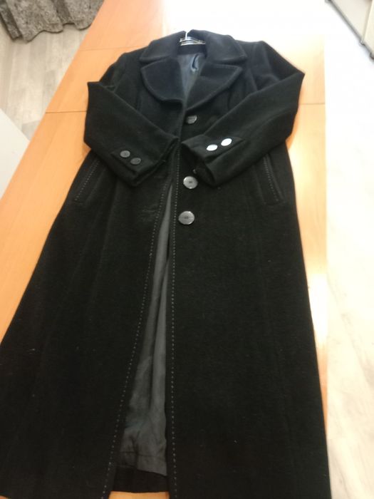 Продам верхнюю одежду.