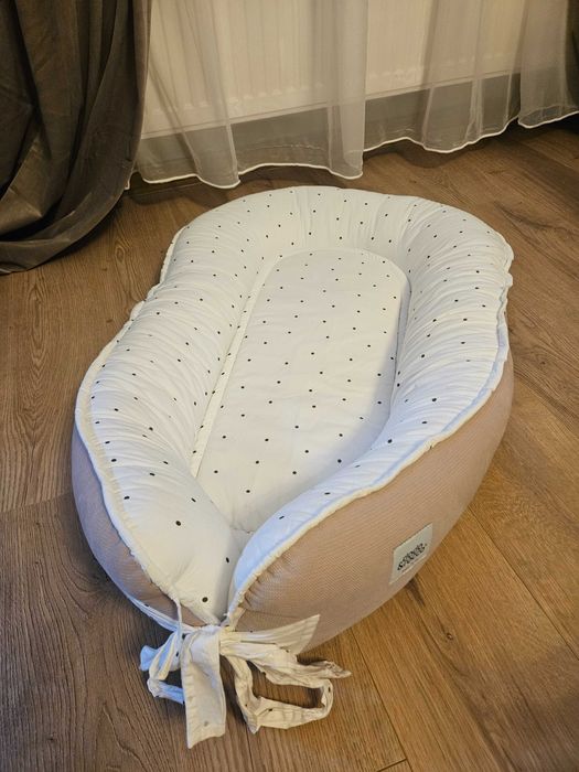 Baby nest bebeluși