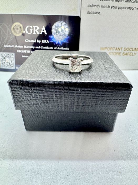 Сребърен пръстен с мойсанит (Диамант) 1 карат