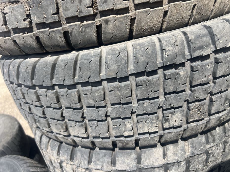 Продам Шины  235/75/15 ДП-21
