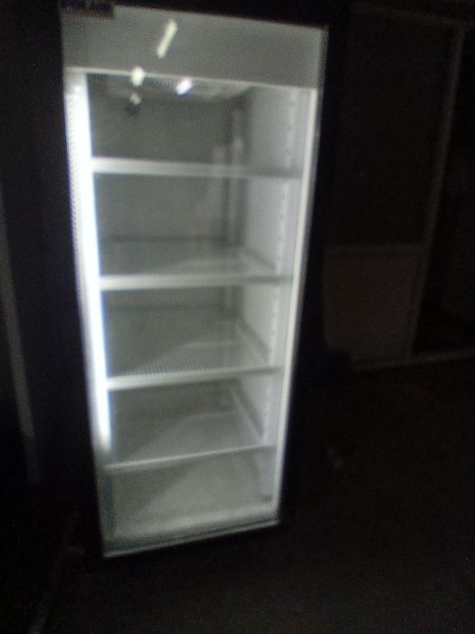 Продам холодильный шкаф