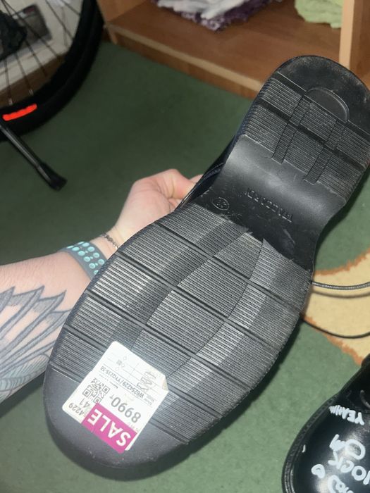 Продам новые полуботинки