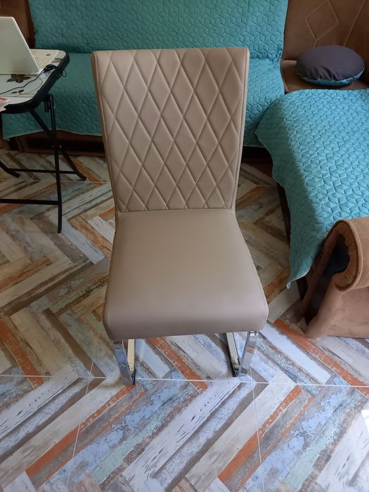 Трапезни столове