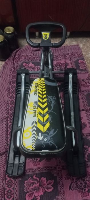 Продаю санки с рулем Чук и Гек