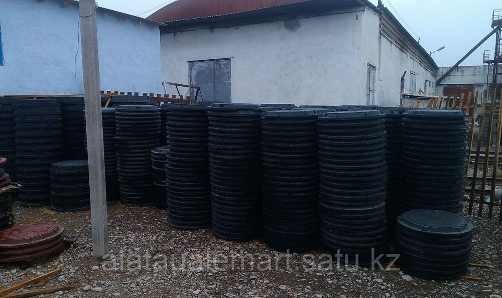 Люк чугунный колодец крышка канализационный