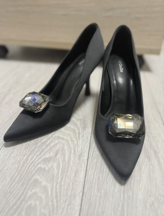 Pantofi eleganti stiletto, textura din satin