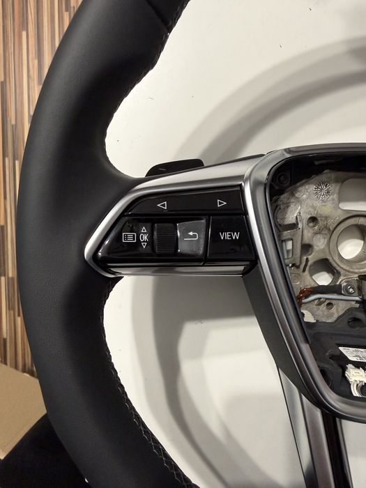 Volan Audi A6 A7 A8 original non S line rotund 3 spite NOU NOUT