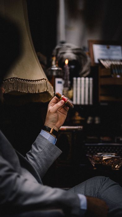Gentlemen Lounge - Cigar Bar & Special Drinks Corner