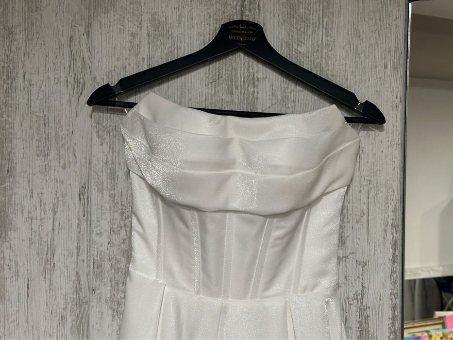 Чисто нова сватбена рокля