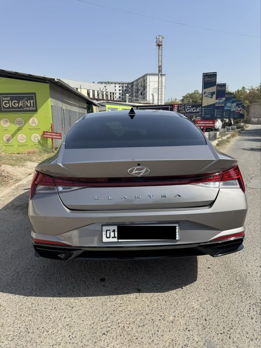 Hyundai Elantra 2022
