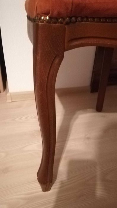Vand scaun vintage tapitat