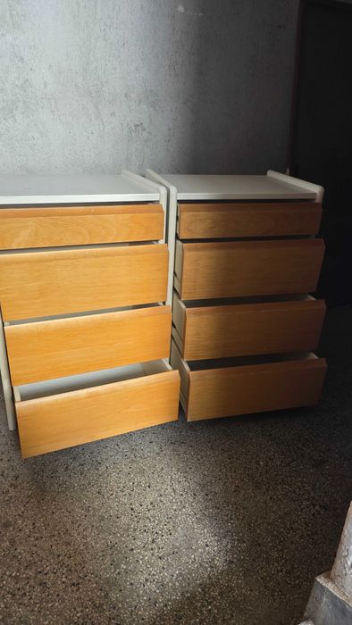 Продавам два броя нощни шкафчета Ш 50см. , В72 см и Д 37см