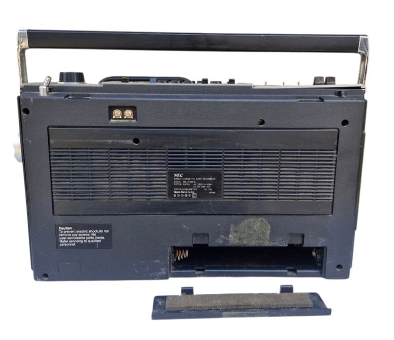 Радиокасетофон NEC RM-1010RE