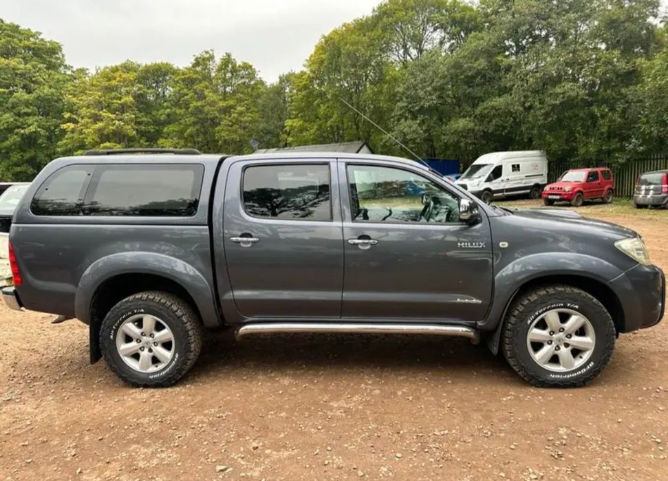 Dezmembrez Toyota Hilux 3.0 Invincible 2006-2015