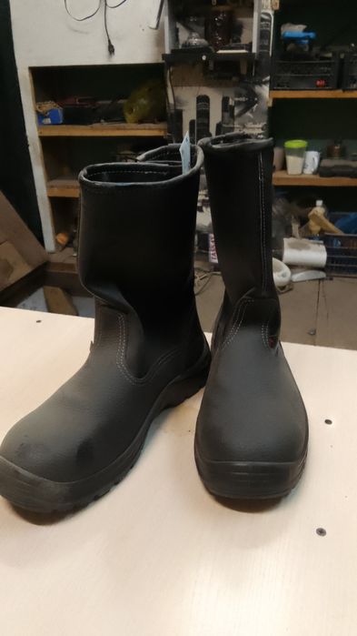 Продам валенки и сапоги